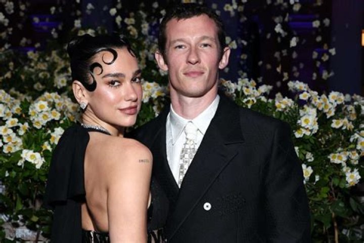 Ist Dua Lipa liiert? Ein Blick auf ihr Liebesleben im Rampenlicht